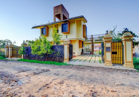 Amaltas Bungalow | 3 BHK Luxury Villa