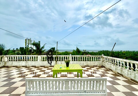 Dreamy Vibe Stays, Morjim