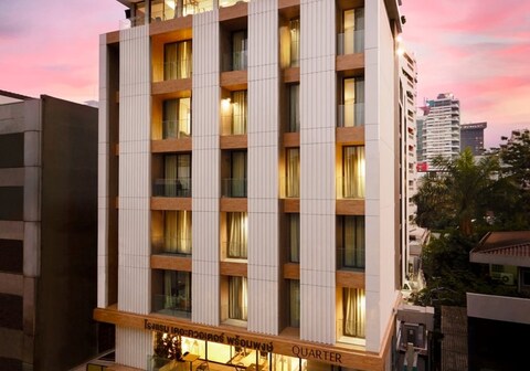 The Quarter Phromphong by UHG