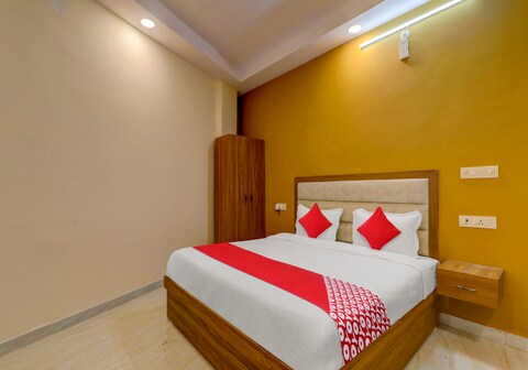 Super Hotel O B.S Celebration