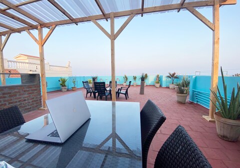 Kolam Elliots Beach| Rooms & Apartment