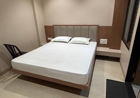 FabHotel Shri Shreeyam Stay