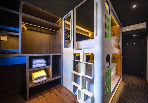 Cube Family Boutique Capsule Hotel @ Chinatown