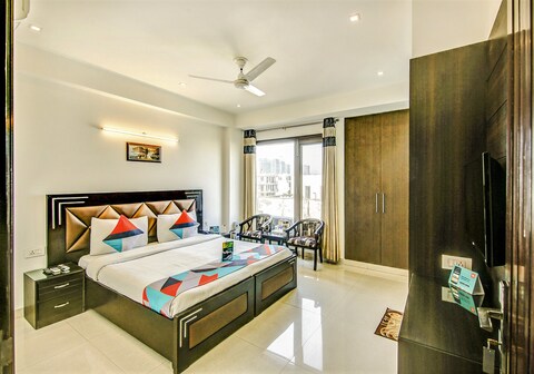 Via Hemkunt Residency - Nr Yatharth Super Speciality Hospital - Noida 110