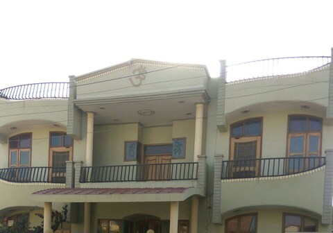 Hotel Luxman Resorts