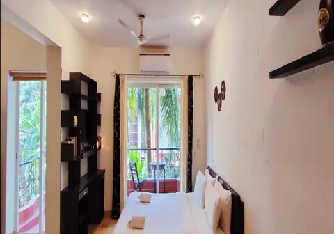 TravelKrafts Luxury Studio | Entire Apartment