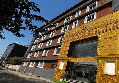 Minta Hotel and Banquet