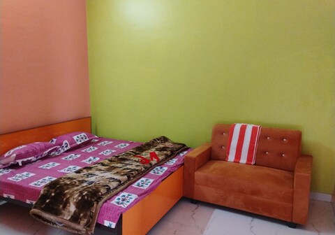 Geeta Teerth Guest House