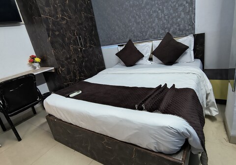 R one Hotel By Ballfin