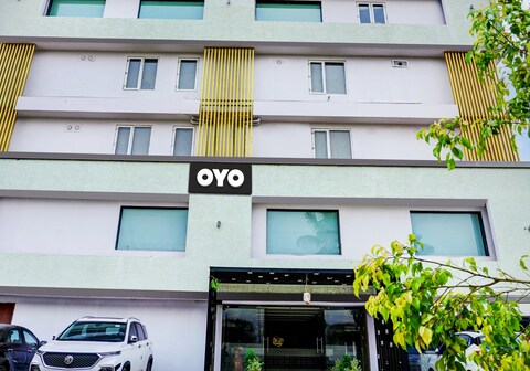 Townhouse Dev's Inn by CJ