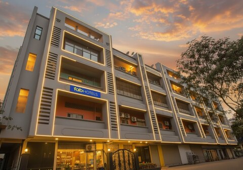 FabHotel Seven Hills - Nr. Mumbai International Airport