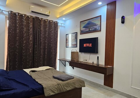 Ravi Luxury Studio Apartments