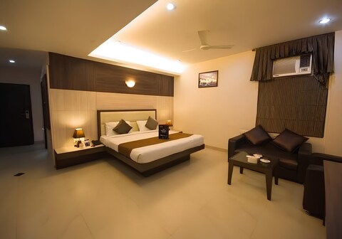 SHREE JI HOTEL AND RESTAURANT