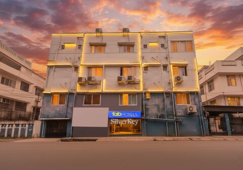 FabHotel Silver Key