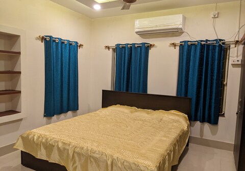 The Woodpecker Inn Suite