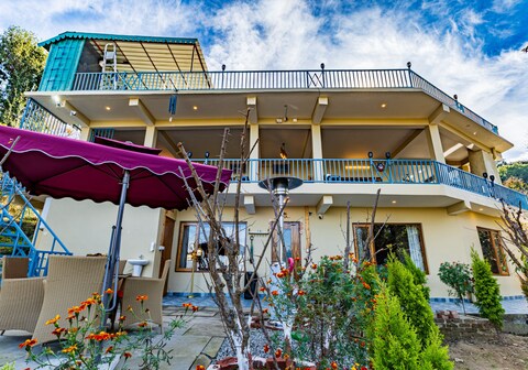 Oliver's Nest - 2BR | FF | Spacious by Homeyhuts