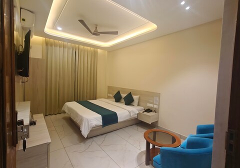 Hotel Devaaya Palace @ Laxman Jhula