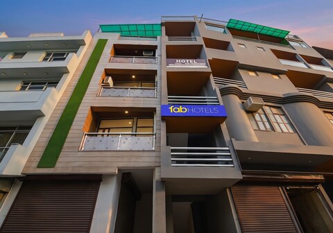 Fabhotel Hari Nagar Ashram
