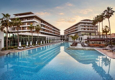 Acanthus Cennet Barut Collection