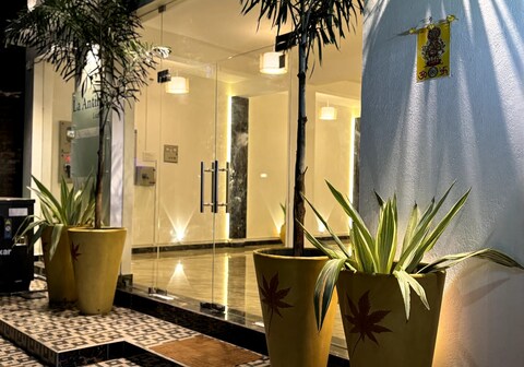 La Antilia Luxury - TIE Hotels & Resorts