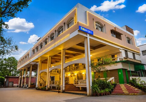 FabHotel Om Sai I - Near Nashik Road Railway Station