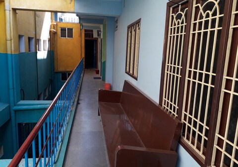 Pari Residential Lodge - Temple View Hotel