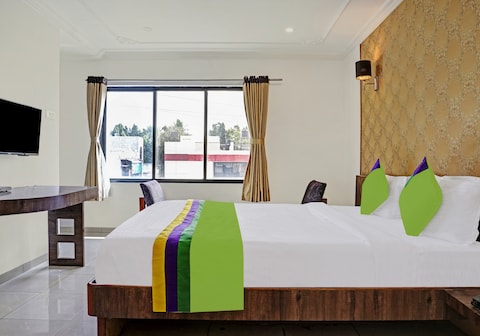 Treebo Varsha Palace