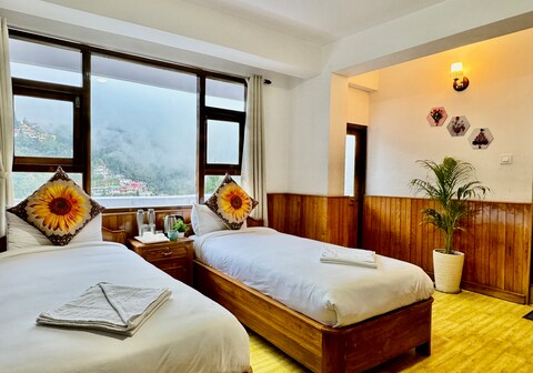 Batasia, Hillside Inn