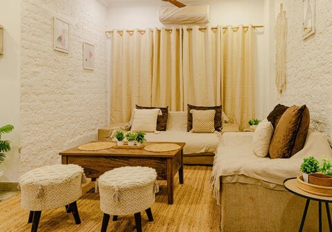 3 BHK Spacious Gem by Hauz Khas Fort