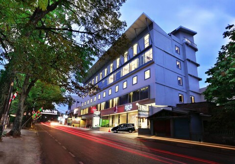 Hotel Neo Dipatiukur