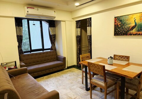 Divine Abode | Rooms in an Apartment