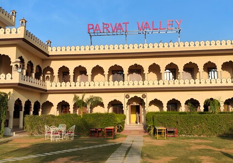 Parvat valley resort