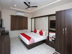 OYO 15861 Hotel Shivganga Comfort Zone, Raipur OYO 15861 Hotel Shivganga Comfort Zone, Raipur