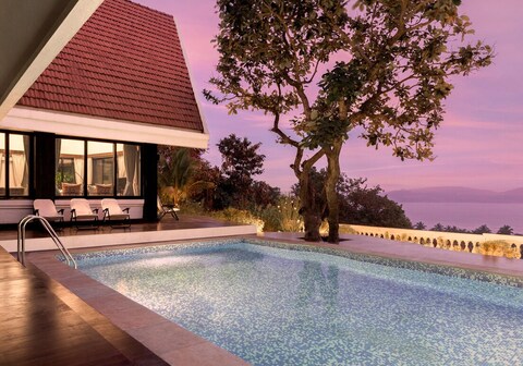 Bay View by Hireavilla 4BR with Beach View in Alibaug