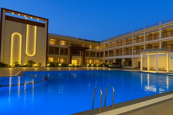 Nirvana Grand Hotel & Resort