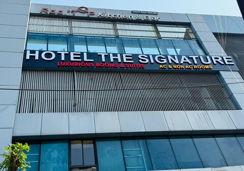Hotel The Signature