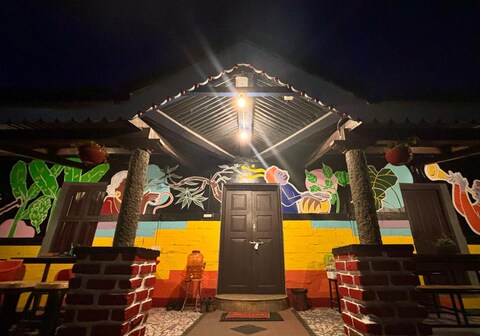 Rave Raja Co-Working Hostel