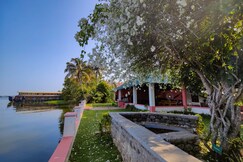 Canoe Ville - Lakeside Stay, Alleppey Canoe Ville - Lakeside Stay, Alleppey