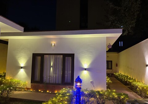 R Cottage Studio Rooms