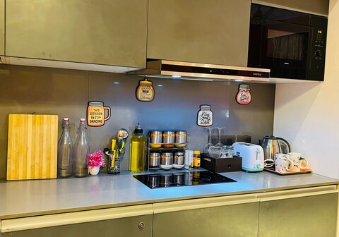 Absolute Away Rivervew n Vintage Theme Stay