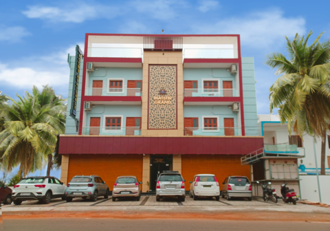 Mateen Grand