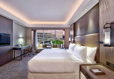Conrad Manila