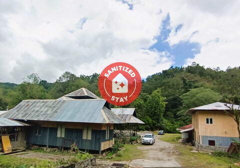 Hotel O Flinstone Lodge