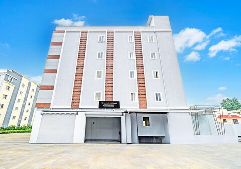 Super Townhouse Oak Kompally