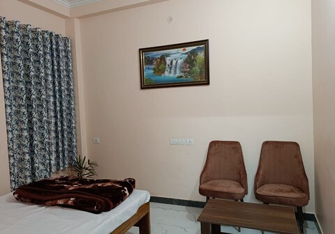 Om Nivas Holy Vibes Stay