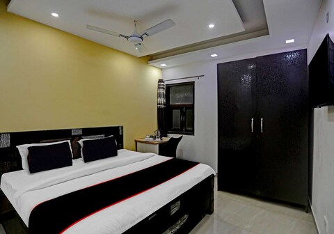 Collection O Nirvana Residency Near Lotus Temple