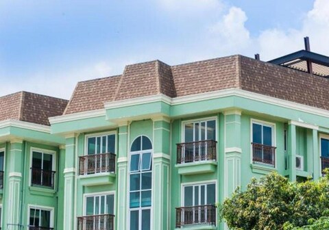 Dang Derm in The Park Khaosan