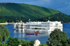 Nirvana Haveli by the Lake Pichola, Udaipur Nirvana Haveli by the Lake Pichola, Udaipur