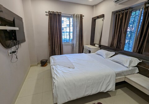 Shiva Inn Newtown Bisarjan Ghat