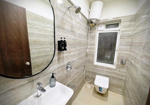 Gateway Airport Apartment